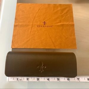 Seraphin glasses case with red velvet interior